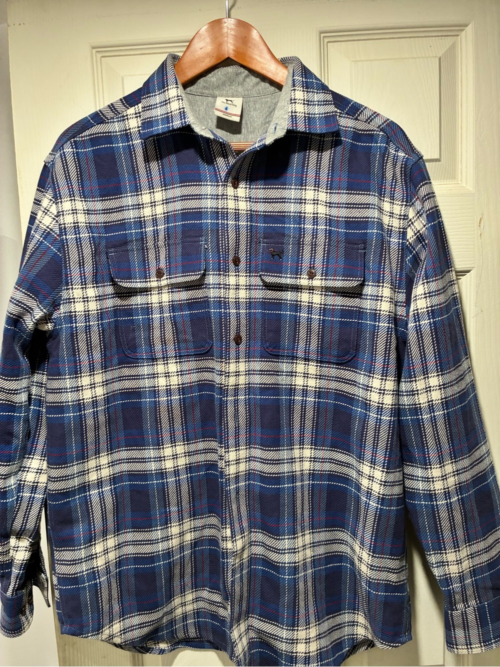 The Black Dog Blue and White Plaid Button-Up Shirt. Medium. 💯 cotton